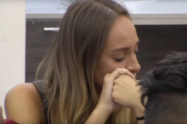 LUNA VARALA SLOBU U ZADRUZI? Prvo se ljubila s MUŠKARCEM, PA SA ŽENOM!