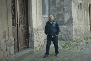 BIĆE GLUMAC? Džej snimio spot, pa POKAZAO UNUKA!