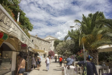 BUDVA NA PJENU OD MORA! Šokiraće se kako je izgledala pre više od 8 decenija (FOTO)