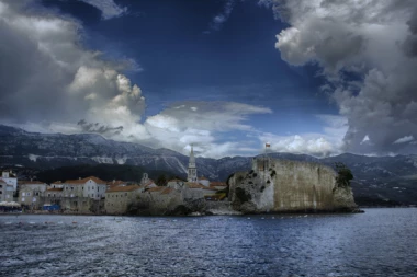 Stigle šokantne brojke iz Crne Gore: Korona ih RAZORILA!