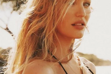 Manekenka anđeoskog lica POSTALA MAMA!