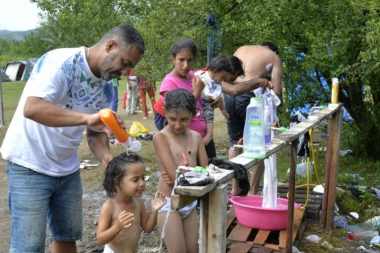 (FOTO) MUKE MIGRANATA U VELIKOJ KLADUŠI!