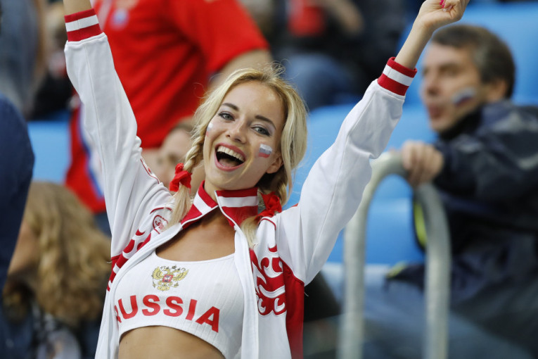 Seksi Ruskinja raspalila maštu