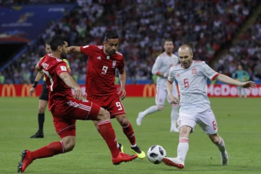 (FOTO) Prvoklasna šala: EVO ŠTA JE MURINJO MOGAO DA NAUČI OD IRANACA!