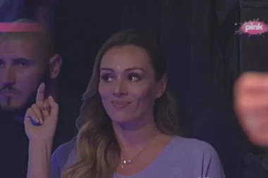 OVAKO JE ANABELA POKAZALA SREDNJI PRST: Svađa Atijasove i Matore obeležila noć!