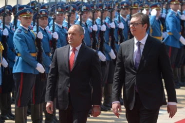 VUČIĆ dočekao PREDSEDNIKA BUGARSKE uz NAJVIŠE DRŽAVNE i VOJNE POČASTI!