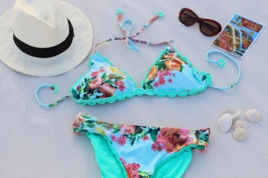 Izdominirajte na plaži: Ovaj modni dodatak je HIT LETA!