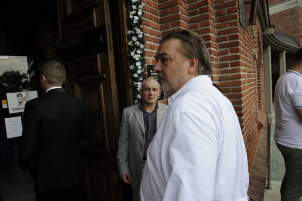 BOBA ŽIVOJINOVIĆ KUMOVAO POMIRENJU SINA I SNAJKE: Nećete verovati šta je poznati teniser REKAO NASLEDNIKU O DEVOJCI PA JE USLEDIO ŠOK PREOKRET!