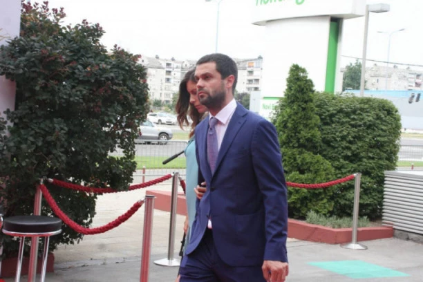 UPAO JE U SOBU I NASRNUO NA NJU: Advokat žrtve koju je napastvovao Jovan Teodosić OTKRIO ŠTA SE DEŠAVALO kobne večeri!