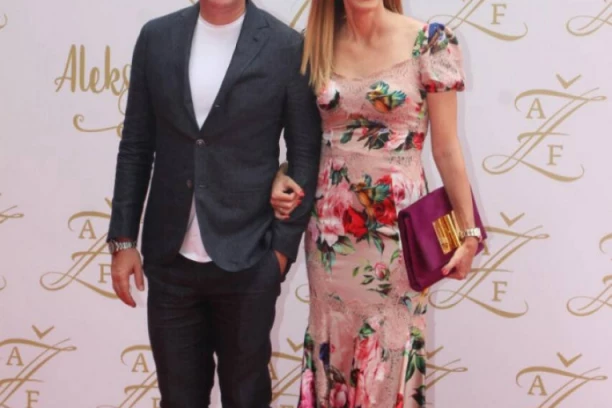 (FOTO) OVA BRINETA JE PRVA SUPRUGA ŽELJKA JOKSIMOVIĆA KOJA MU JE PODARILA I DETE: Potpuna SUPROTNOST od Jovane!