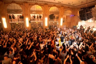 Svetski muzički trend stiže u Srbiju: LOVEFEST COURT 5. JULA NA BELOM DVORU