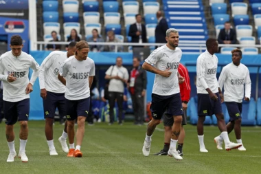 (FOTO) Švajcarska štampa ima zahtev: BUDITE KAO 11 ŠIPTARA!