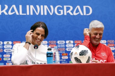 Švajcarci se uplašili: NOVINARIMA IZ SRBIJE ZABRANILI PITANJA!