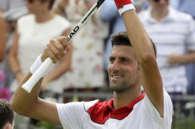 (VIDEO) Šta to Nole i Rodžer igraju pred Vimbldon?