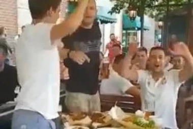 (VIDEO) DELIRIJUM U KALJININGRADU! Navijačka ludnica - VLADIMIR PUTIN, DRAGAN PALMA!