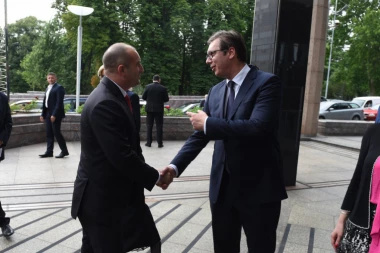 VUČIĆ: Srbija nikada nije  tražila besplatne ručkove