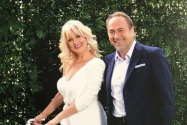 SUPRUGA PROSLAVLJENOG PEVAČA ODUŠEVILA: Rokvić pokazao bolju polovinu!