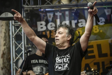 NELE POBEGAO OD FANOVA: Muzičar na kraju pobegao, kako bi izbegao slikanje!