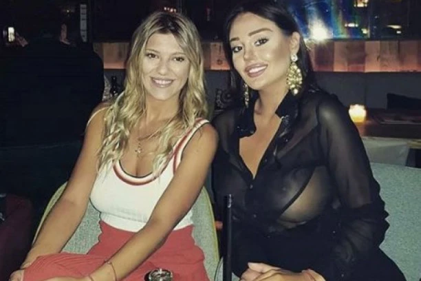 KOCKAREVA OPLELA PO STARLETI: Ana Korać snima pesme  da bi joj skočila cena se*sa!