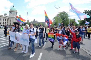 (FOTO) ZAVRŠENA GEJ PARADA U BEOGRADU: Dogodio se manji incident!