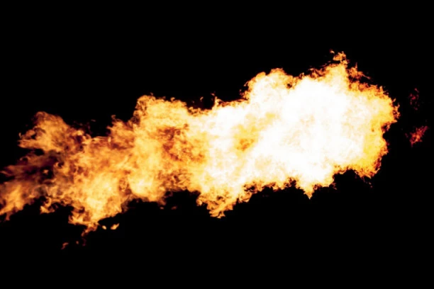 (VIDEO) EKSPLOZIJA U MARINI: Gore brodovi, zavijaju sirene, širi se gusti crni dim!