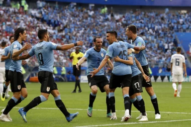 Rusi, šta bi kad je tvrdo? Urugvaj držao čas fudbala, Salahov gol na oprštaju