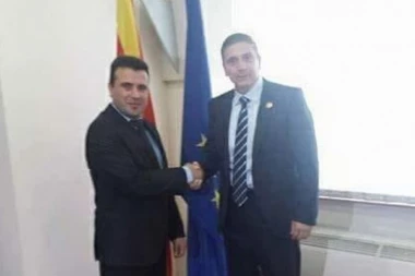 OVDE NEŠTO OPASNO SMRDI: Zaev se sastao sa Nikolom Sandulovićem