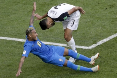 Brazilski kafić časti goste pićem svaki put kad Nejmar padne!