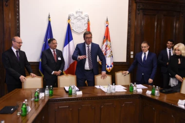 VUČIĆ SA FRANCUSKIM PREDUZETNICIMA: Postoje velike mogućnosti za nove zajedničke projekte