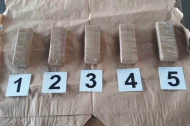 VELIKA AKCIJA POLICIJE: Dileri pali sa 3,5 kilograma heroina!