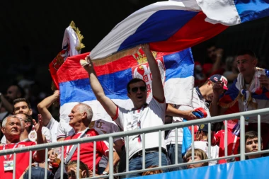 (FOTO) Pravi duh Mundijala: SRPSKI I BRAZILSKI NAVIJAČI ZAJEDNO U MOSKVI!