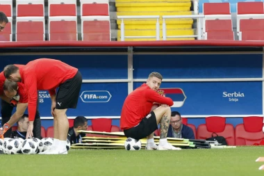 Evo ko je prvi poslao ponudu za SMS-a