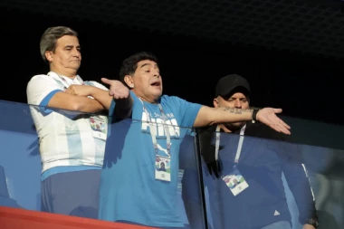 SLAVNOM DIJEGU POZLILO: Maradona završio u bolnici posle pobede Argentine!