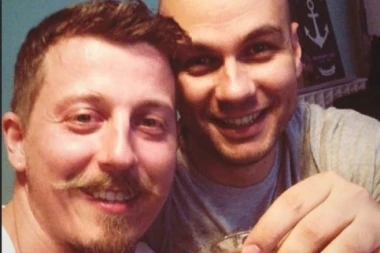 DINČA DO ZORE SLAVIO ROĐENJE SINA!