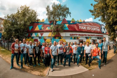 Jelen navijači bodre Srbiju u Moskvi: Ori se „Pukni zoro“ i u Moskvi!