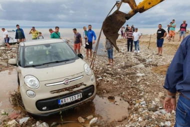 NAŠ POLICAJAC HEROJ I U GRČKOJ: Vukao sam automobile da ne završe u moru, a onda i njihove OČAJNE VLASNIKE!