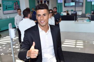 Kanselo prelazi u Juventus za 40 miliona