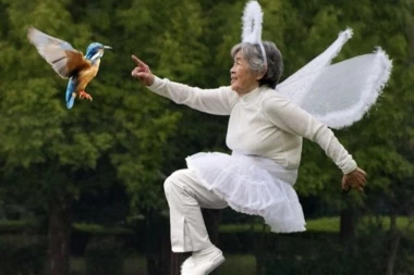 (FOTO) OVA BAKICA pravi NAJLUĐE SLIKE na svetu!