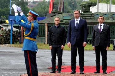 STEFANOVIĆ: Vojnici i policajci pre nisu imali ni čizme, ali danas im je bolje!