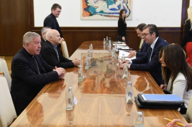 (FOTO) Vučić razgovarao sa katoličkim biskupima Srbije!