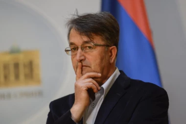BOLESNO PONAŠANJE! Poslanik poručio Vučiću da će ZAVRŠITI KAO ĐINĐIĆ!