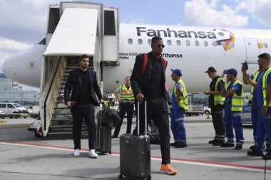 NEMCI SE POKUNJENI VRATILI KUĆI: Izvinjavamo se, mnogo se izvinjavamo!