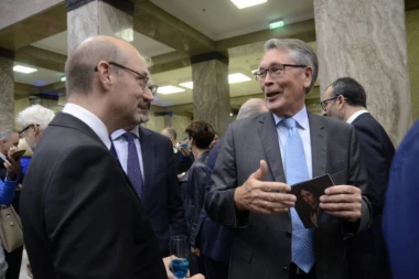 Berlin, Moskva i London nam šalju NOVE AMBASADORE!