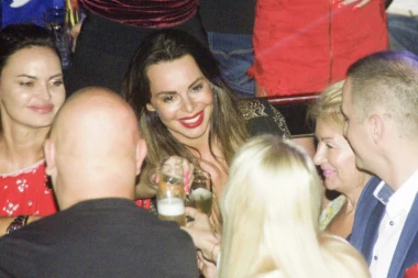 Sonja u provodu sa BIVŠOM DEVOJKOM VOĐE "ZEMUNACA"!