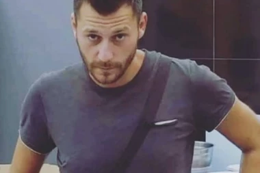 Vojketa zaludela ova plavuša, a nije Sara!