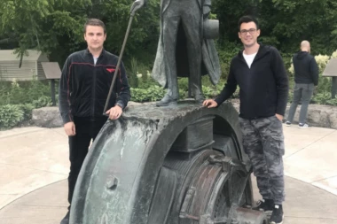 Željko Vasić kod spomenika Nikoli Tesli u Kanadi!