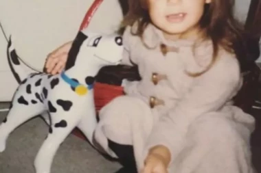 Naša pevačica objavila fotke iz detinjstva, niko je nije prepoznao!