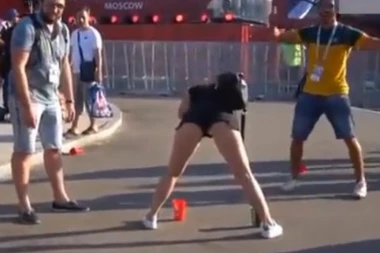 (VIDEO) BRUTALNE OPTUŽBE RUSKIH NOVINA: "Ruskinje su ku*ve koje šire noge čim čuju STRANI JEZIK NAVIJAČA"