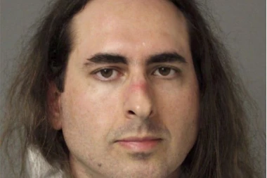 EVO ŠTA SE KRIJE IZA JEZIVOG POKOLJA U NOVINSKOJ REDAKCIJI: Pobio ih je, jer su razotkrili njegov BOLESNI mozak!