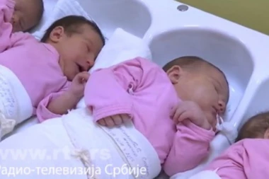 POGLEDAJTE OVO MEDENO DETE! Teodora je najkrupnija beba u šabačkom porodilištu - IMA 5 KILA I 600 GRAMA!